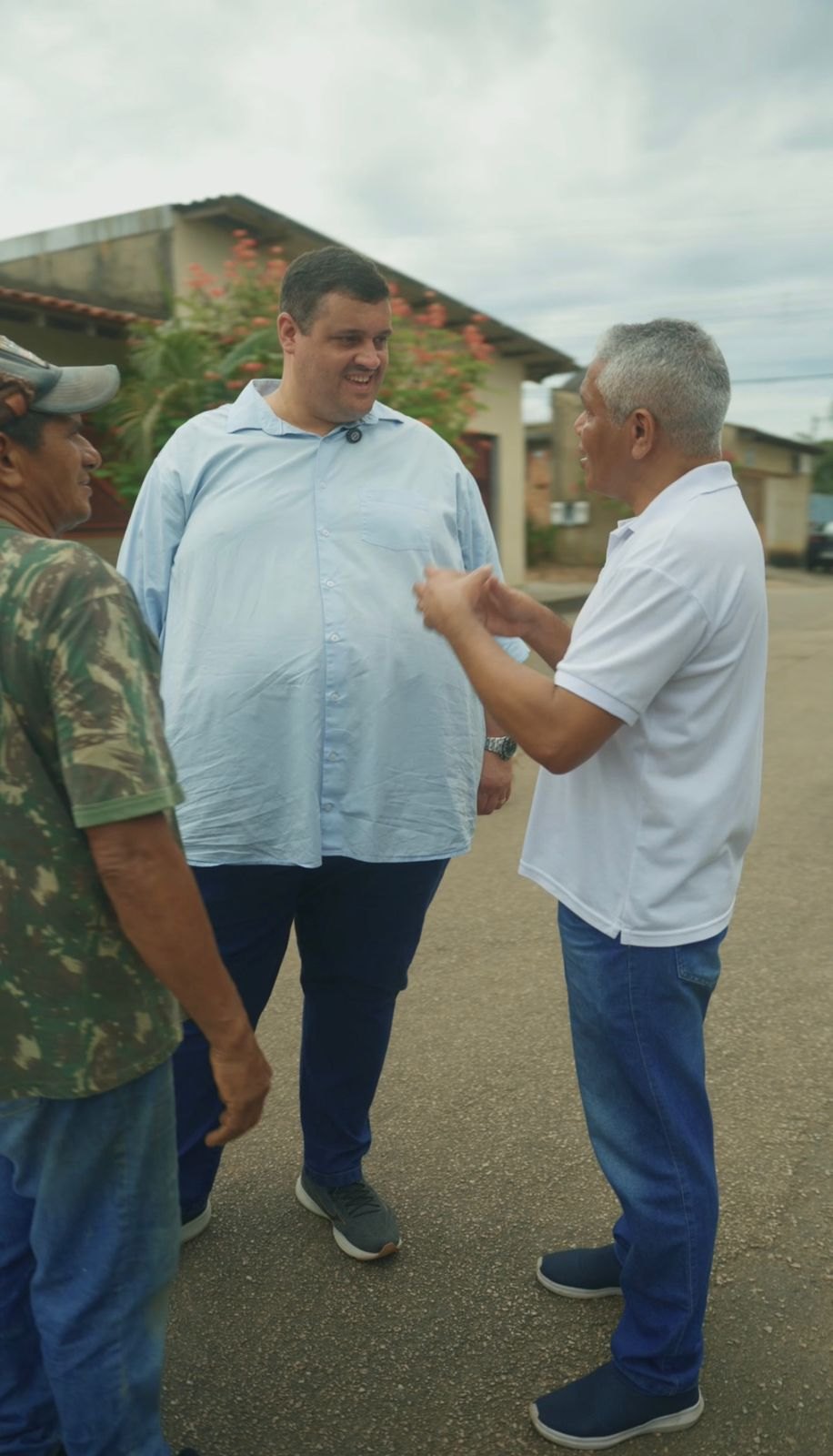 THIAGO TEZZARI: Vereador Acompanha Ações de Infraestrutura no Bairro São Sebastião II