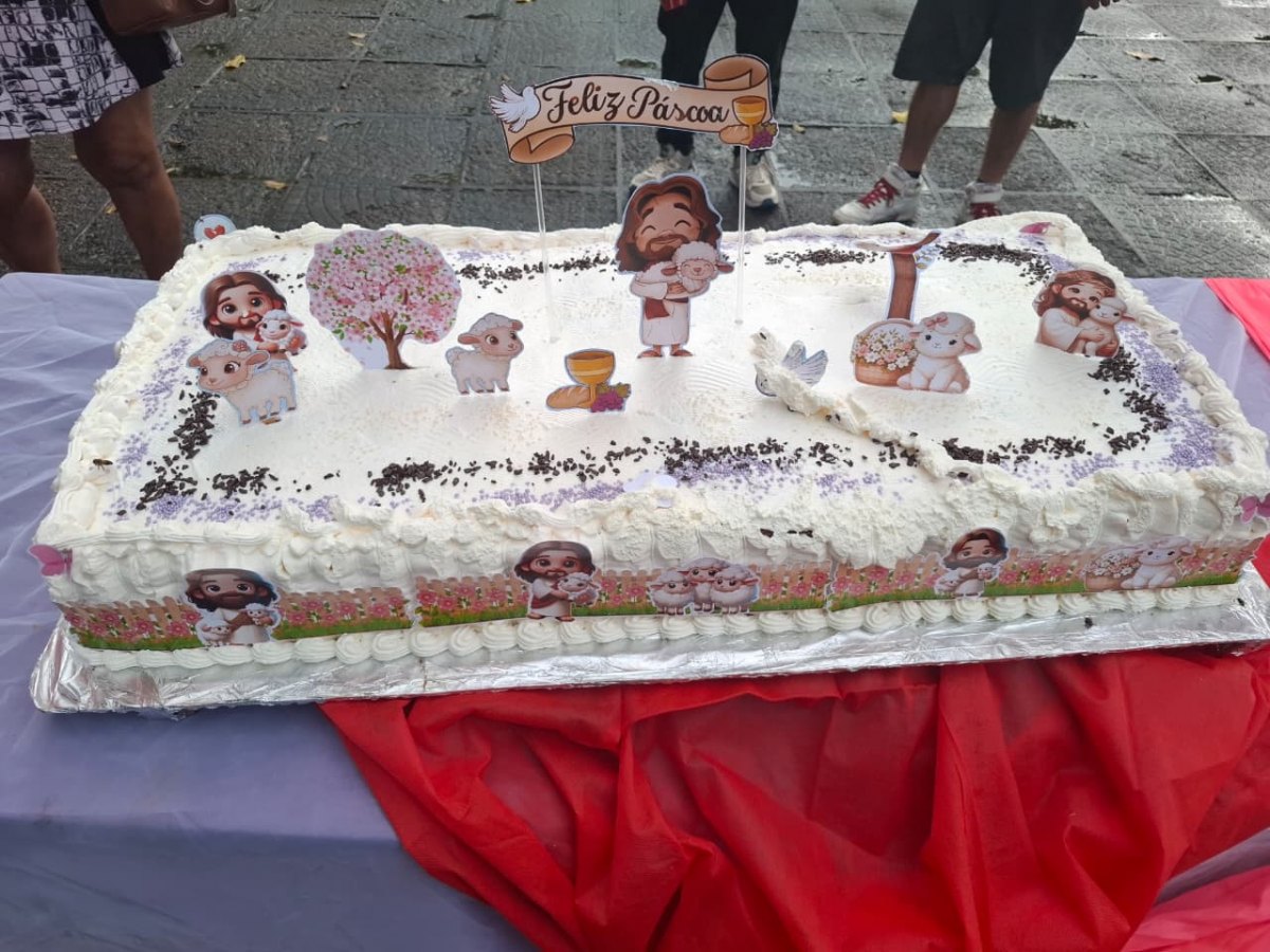 SOLIDARIEDADE E DOÇURA: Bailarina da Praça promove festa da Páscoa no centro de Porto Velho 