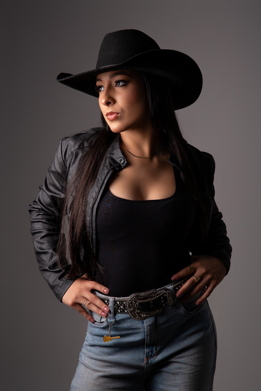 RONDÔNIA SINTONIZADA: Deborah Alves e Luccas Maran dominam rádios e provam valor do sertanejo do Norte