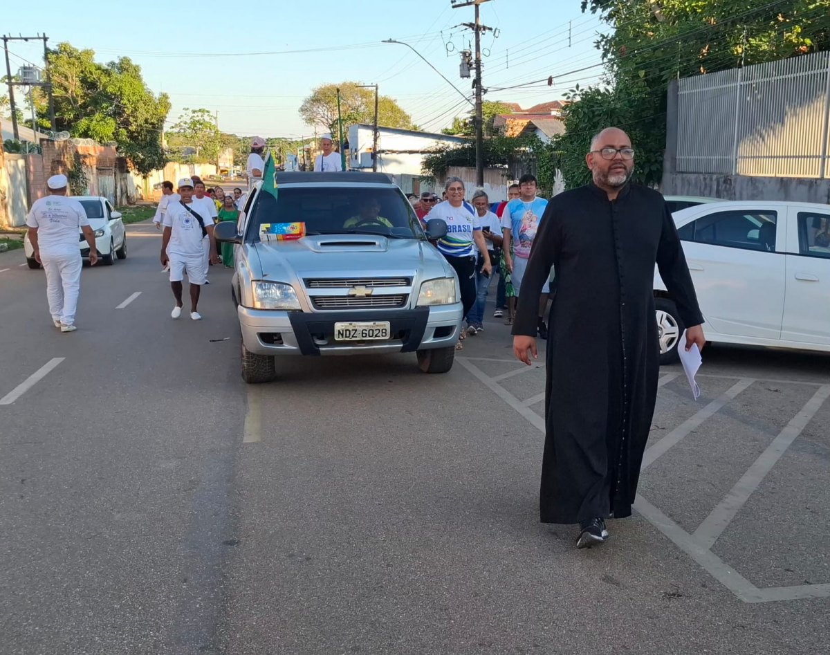 TRADIÇÃO CATÓLICA: Comunidade São Pedro celebra solenidade com procissão fluvial em Porto Velho