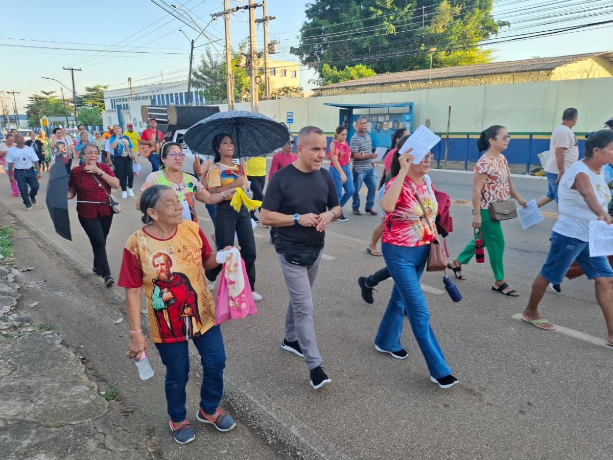 TRADIÇÃO CATÓLICA: Comunidade São Pedro celebra solenidade com procissão fluvial em Porto Velho