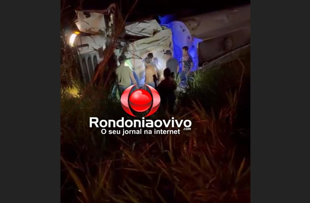 VÍDEO: Caminhão-tanque carregado com diesel tomba na BR-364