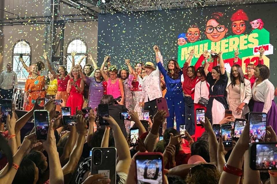 ELEIÇÕES: Luciana Oliveira participa de ato com Lula em BH e leva candidatura de RO 