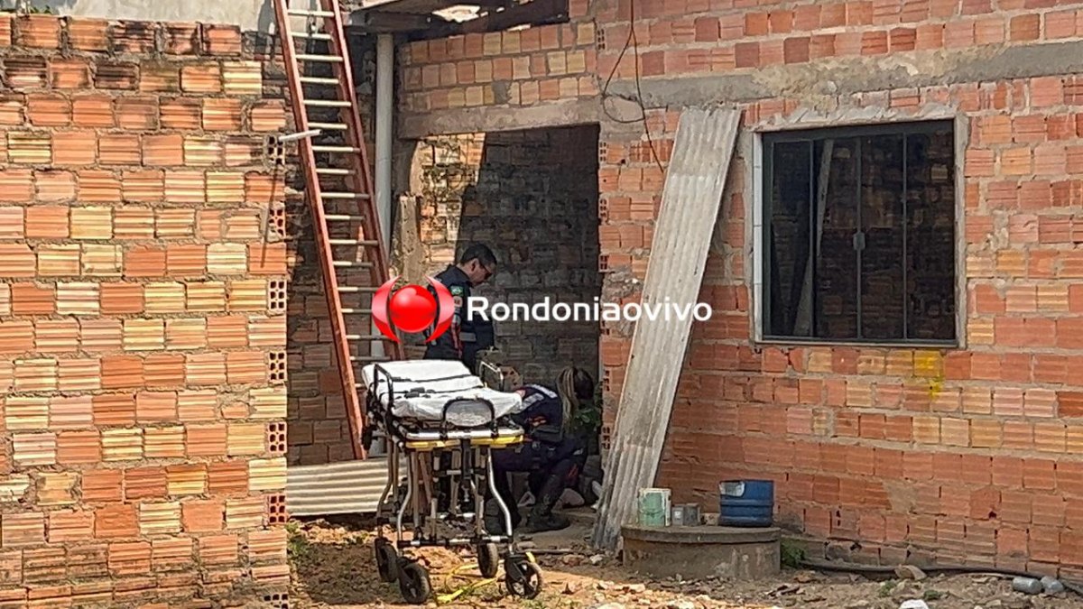 URGENTE: Homem fica gravemente ferido ao cair do telhado de residência