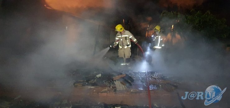 TRÁGICO: Homem morre carbonizado em residência que pegou fogo