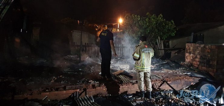 TRÁGICO: Homem morre carbonizado em residência que pegou fogo