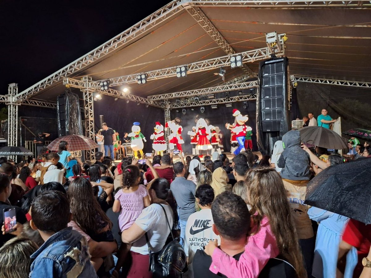 ALEX REDANO: Deputado prestigia entrega da Vila Encantada em Ariquemes