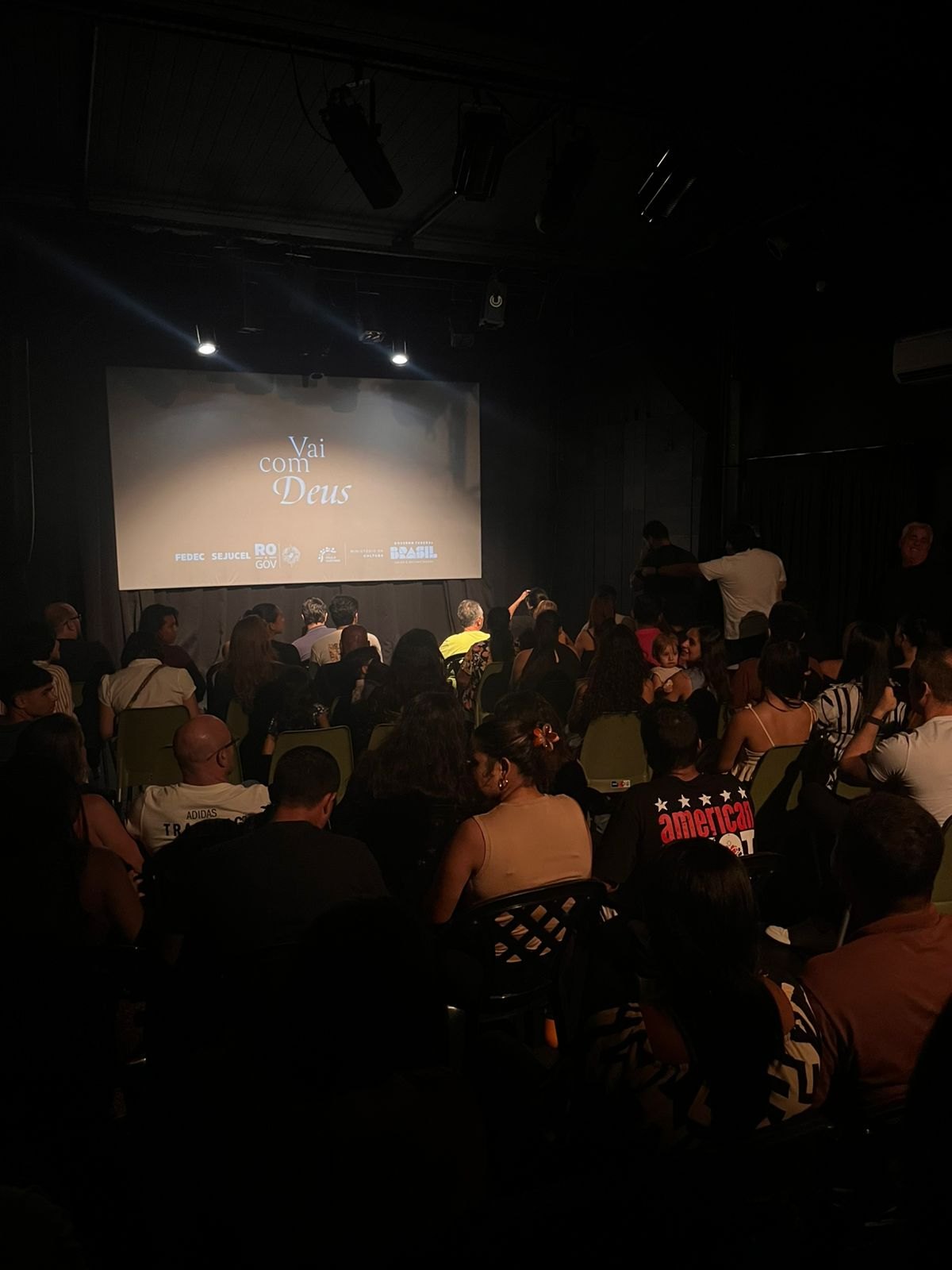 SESSÃO LOTADA: Estreia de curta-metragem ‘Vai com Deus’ movimenta cultura da capital