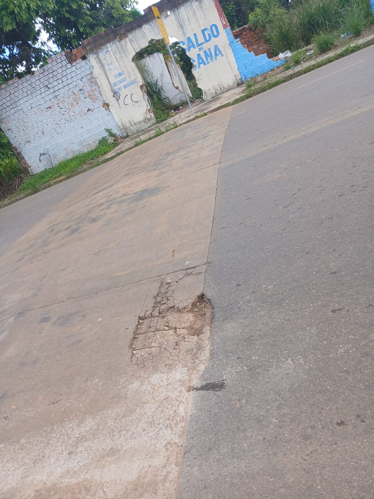 GEDEÃO NEGREIROS: Vereador pede e gestão Léo Moraes executa tapa-buracos em cruzamento no Centro