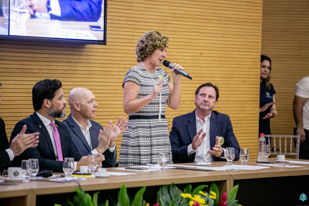 MÉRITO DE PIONEIRISMO: Eucatur e as diretoras Ana e Nair Gurgacz recebem homenagens em Rondônia