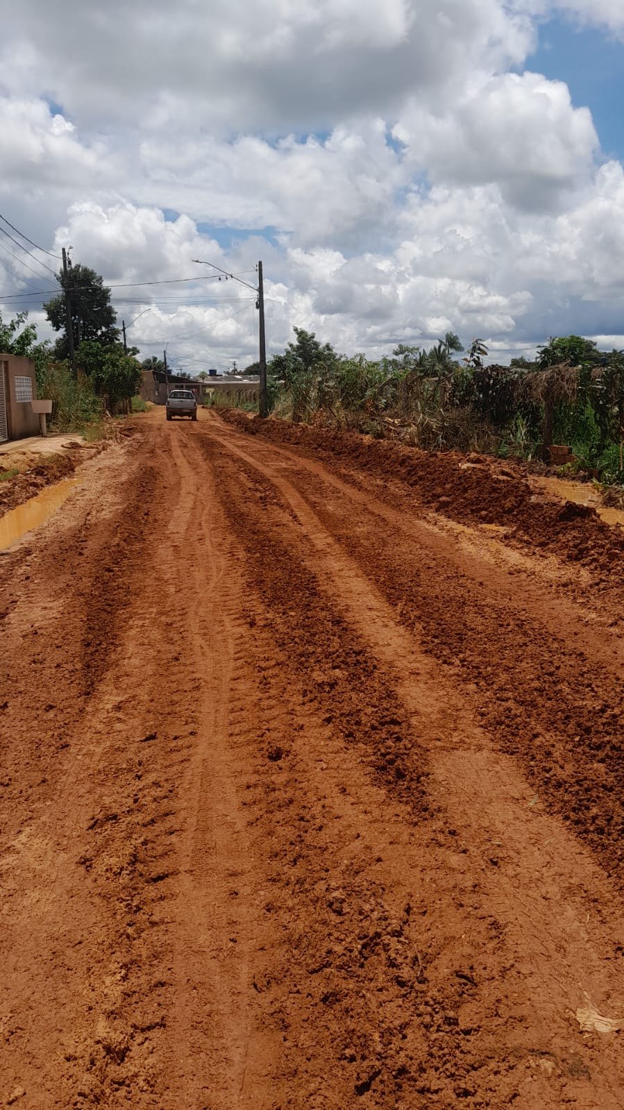 GEDEÃO NEGREIROS: Prefeitura atende pedido do vereador e realiza encascalhamento na Comunidade Canaã