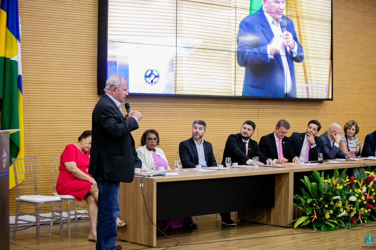 MÉRITO DE PIONEIRISMO: Eucatur e as diretoras Ana e Nair Gurgacz recebem homenagens em Rondônia