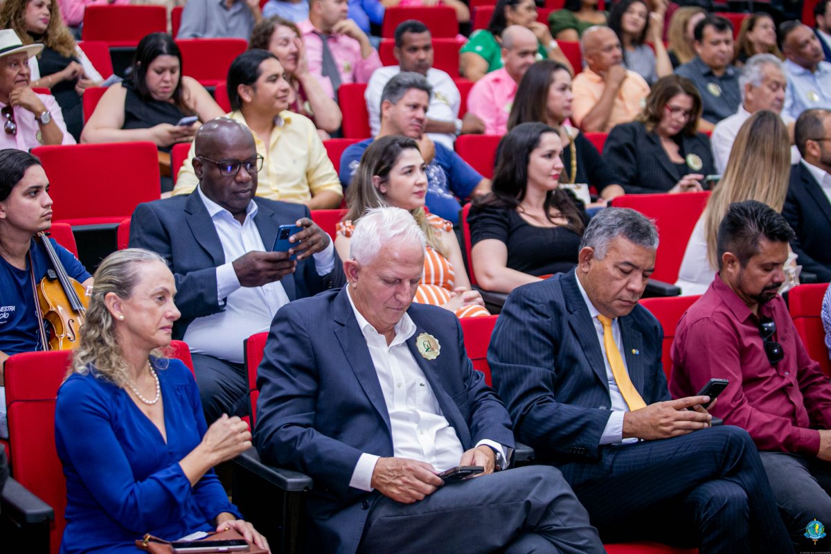 MÉRITO DE PIONEIRISMO: Eucatur e as diretoras Ana e Nair Gurgacz recebem homenagens em Rondônia