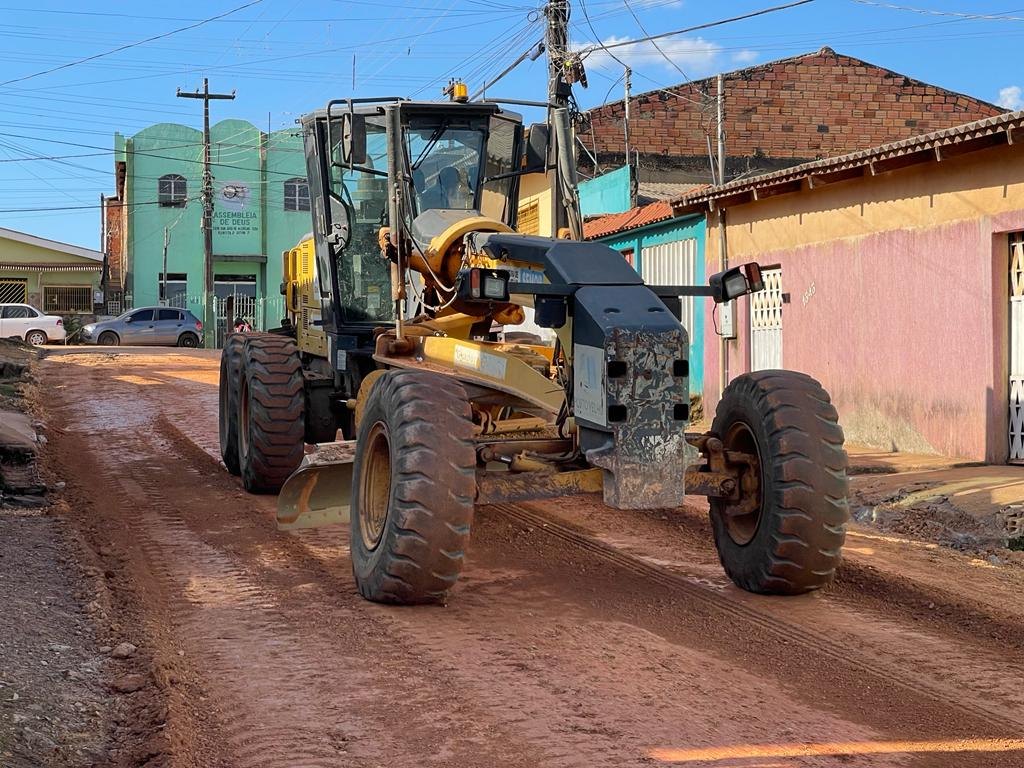 MELHORIAS: Bairro floresta recebe asfaltamento após solicitação de Edimilson Dourado