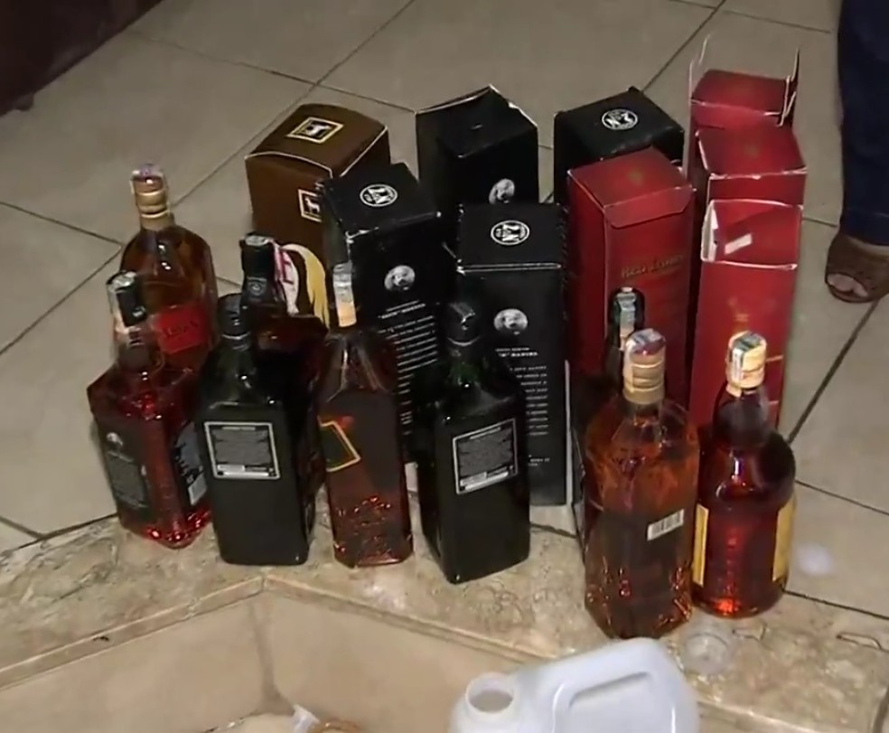 NO ARASUPER: Mulher tenta furtar mais de R$ 1 mil em garrafas de whisky