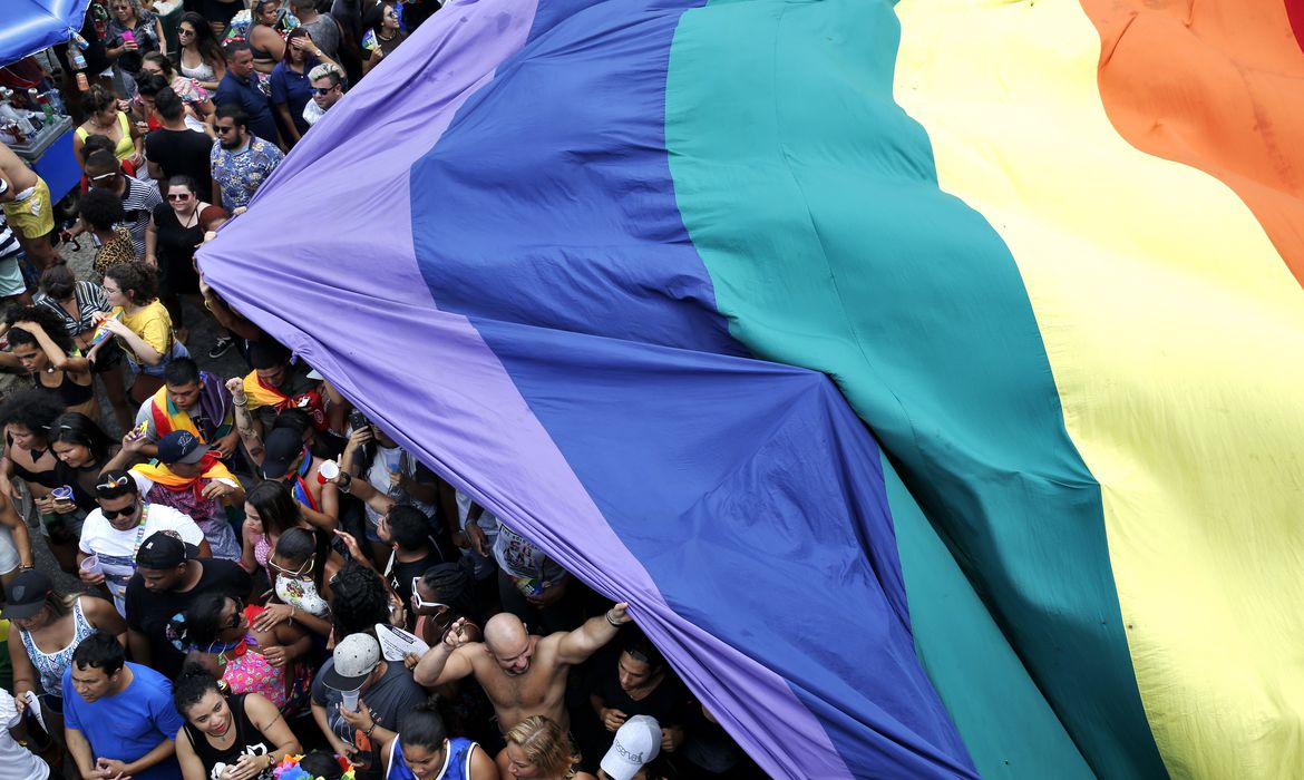 DIVERSIDADE: Brasil tem 2,9 milhões de pessoas que se declaram lésbicas, gays ou bissexuais