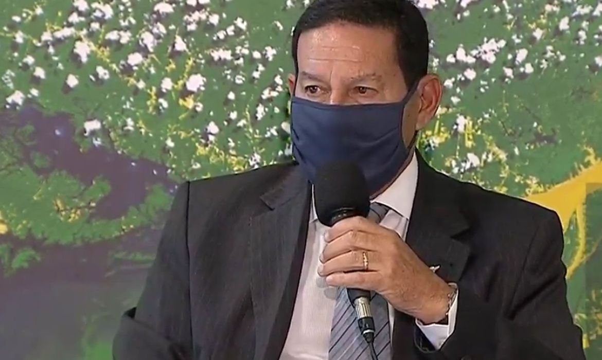 QUARENTENA: Mourão entra em isolamento após contato com servidor infectado