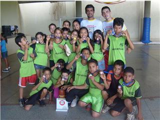 Acadêmicos da Faculdade Metropolitana promovem festival escolar de Handebol