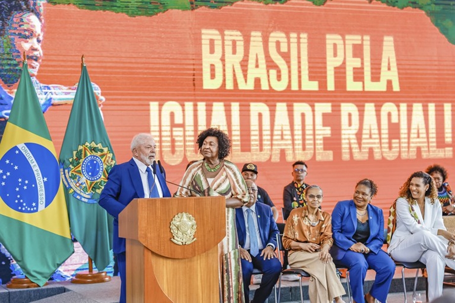 CONSCIÊNCIA NEGRA: 'Pagamento de uma dívida histórica', diz Lula ao assinar medidas pela igualdade racial