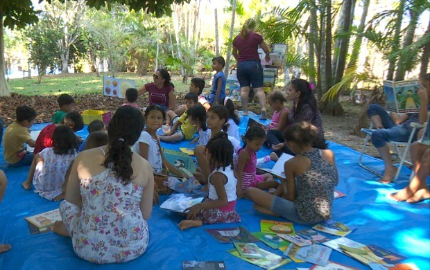 GLÓRIA VALADARES: Leitura no Sítio reúne crianças e adultos neste sábado