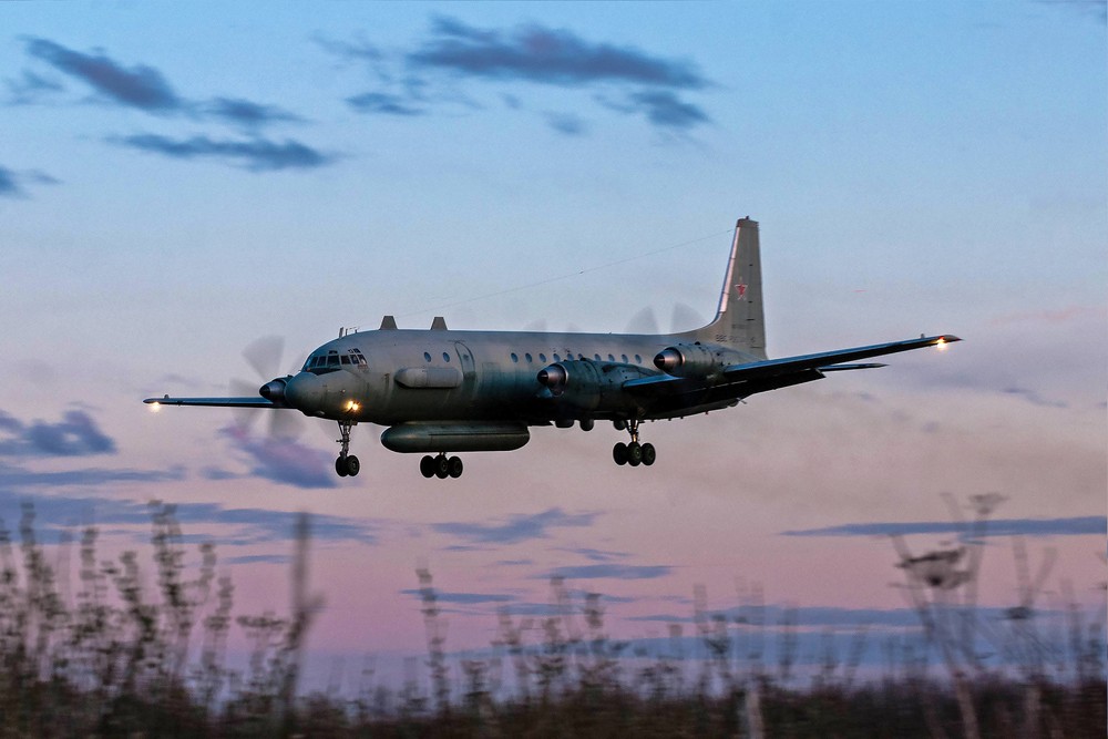 MISTÉRIO: Avião russo com 14 militares a bordo desaparece no Mediterrâneo