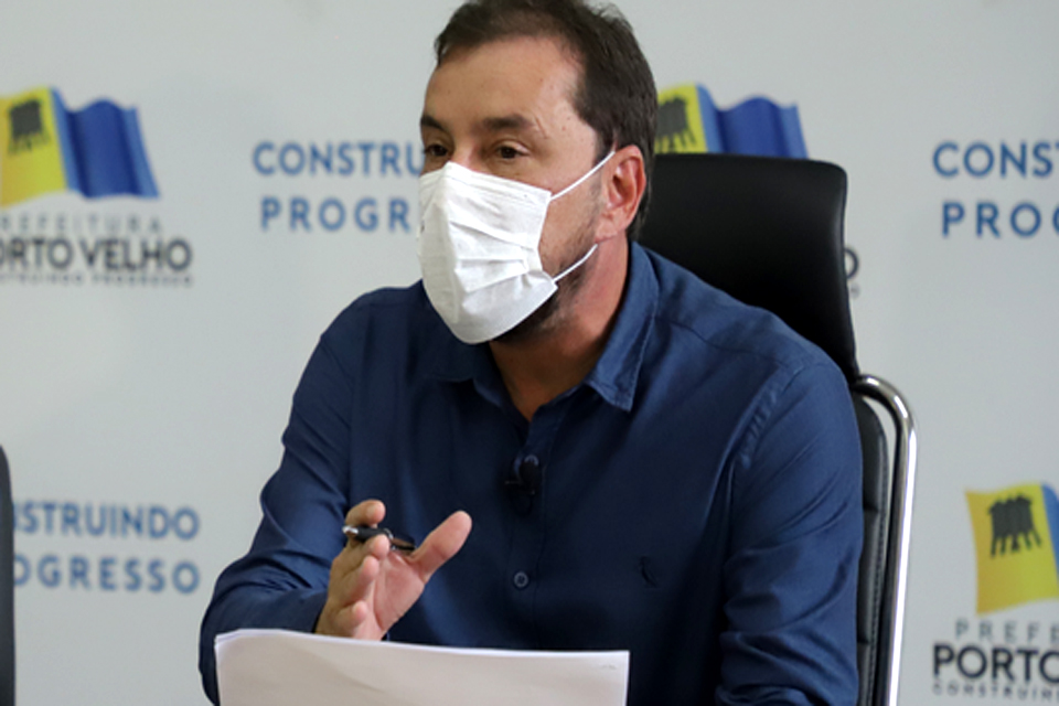 PROMESSA: Vídeo mostra Hildon Chaves se desdizendo sobre leitos para vítimas do COVID-19