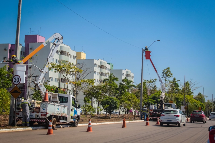 SEGURANÇA: Avenida Jorge Teixeira ganha iluminação nova e mais eficiente