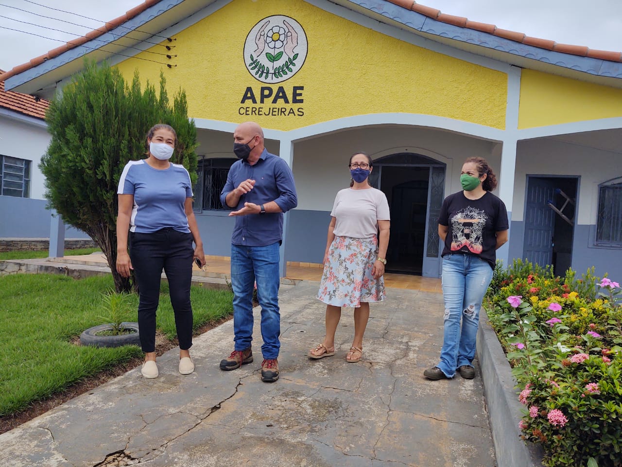 EQUIPAMENTOS: Apae de Cerejeiras recebe recurso do deputado Ezequiel Neiva 