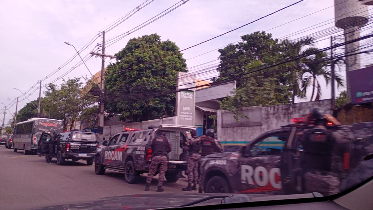 AMAZONAS: 17 PMs que cumpriam pena fogem de batalhão