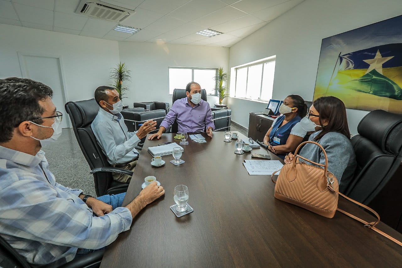 PRESIDENTE DA ALE: Laerte Gomes se reúne com adjunto da Sesau e representantes do Hospital de Amor 