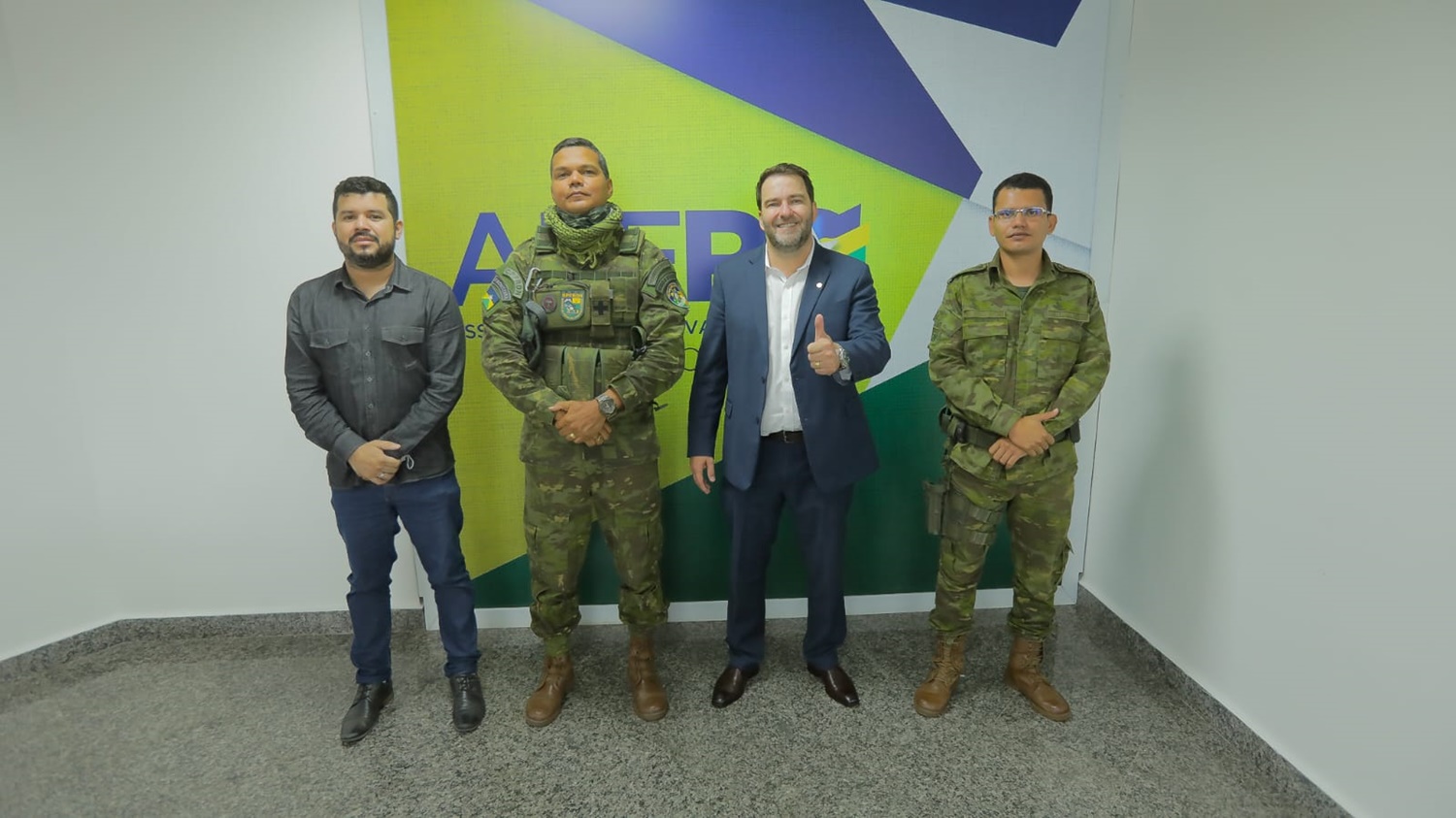 RECURSOS: Deputado Alex Redano se reúne com o comandante do Batalhão de Fronteira 