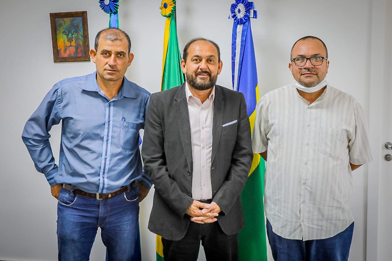 DEPUTADO: Presidente Laerte Gomes recebe lideranças de Monte Negro