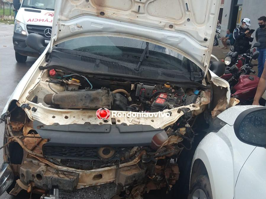 AVANÇOU: Forte colisão entre automóveis deixa dois feridos no Centro