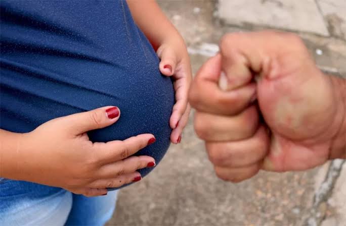 VULGO 'VALENTÃO': Grávida de nove meses vai parar no hospital ao ser atacada por ex-marido 