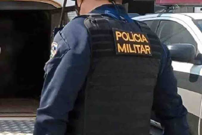 ALUCINADO: PM prende homem que invadiu apartamento e tentou matar cabeleireiro 