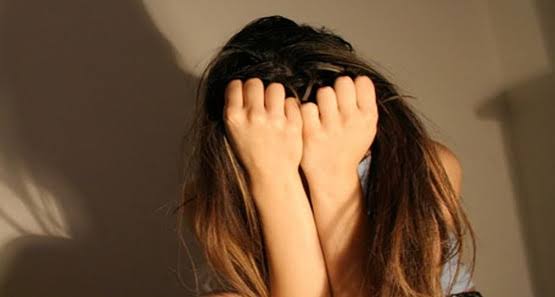 DENUNCIOU: Adolescente revela para mãe que sofria abuso do padrasto há dois anos