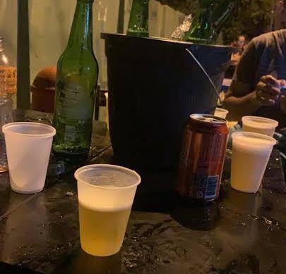 AMANHECIDOS: Bebedeira entre amigos termina em agressão a pauladas 