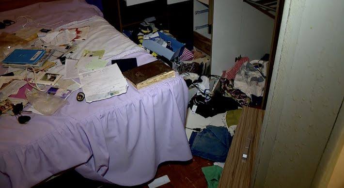 BANDIDAGEM:  Família é feita refém por trio armado durante assalto em residência