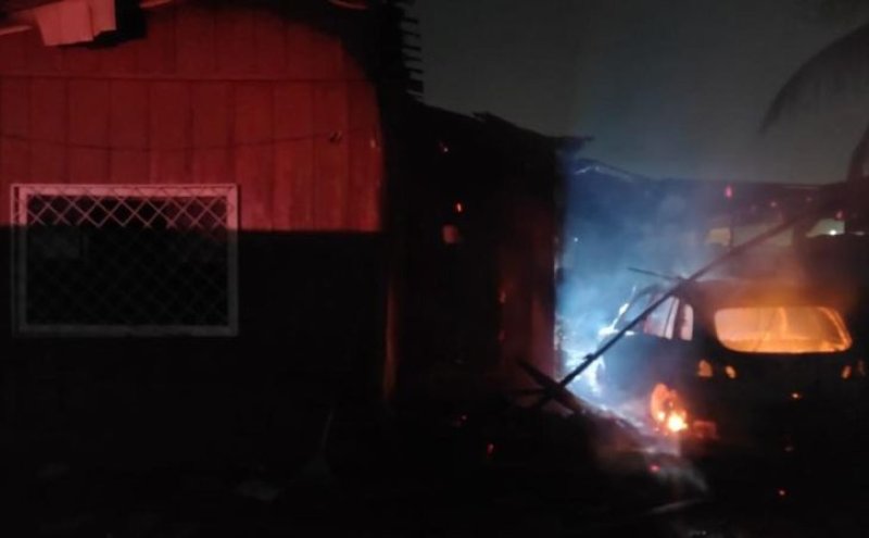 SINISTRO: Moradores perdem casa e carro após incêndio em Rôndonia