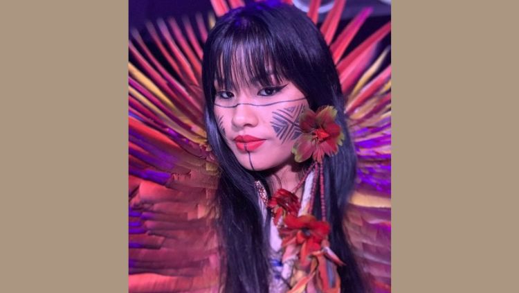 EXÓTICA: Miss indígena estrela campanha de marca de perfumes: 'trago força e garra'