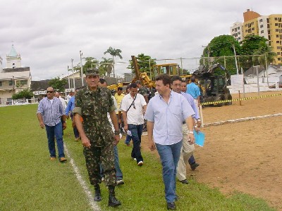 Governador visita 17ª Brigada e pede liberação de área para o Arraial Flor do Maracujá - Foto