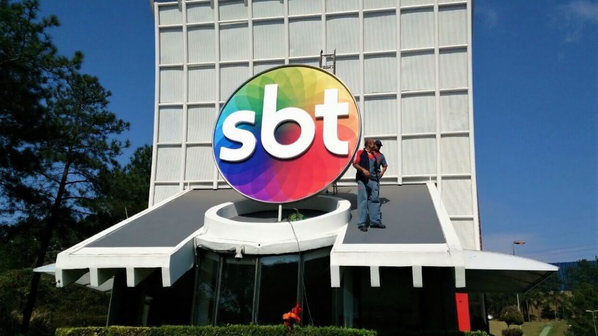 DOENÇA GRAVE: Jornalista do SBT é afastado após suspeita de coronavírus