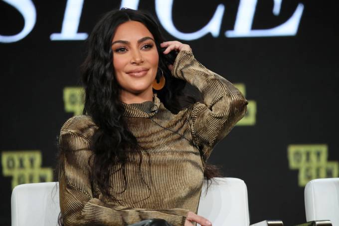 PREVENÇÃO: Kim Kardashian lança máscara contra covid-19 e vende tudo em uma hora