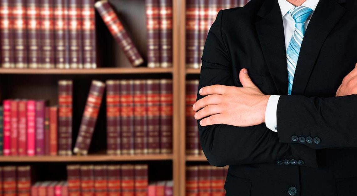 EMPREGO: Dispensa de licitação para contratar advogados segue para sanção