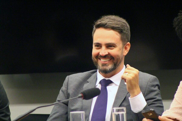 COMBUSTÍVEIS: Léo Moraes apoia CPI que investigará preços e propõe redução de impostos