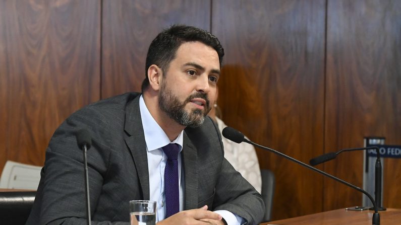 PROTOCOLADO: Léo Moraes aciona MPF para punir bancos por abuso de poder econômico