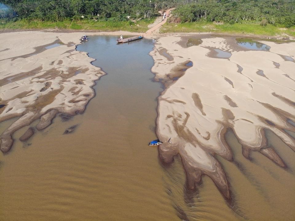 DRAGAGEM: DNIT garante navegabilidade na hidrovia do rio Madeira durante período de seca