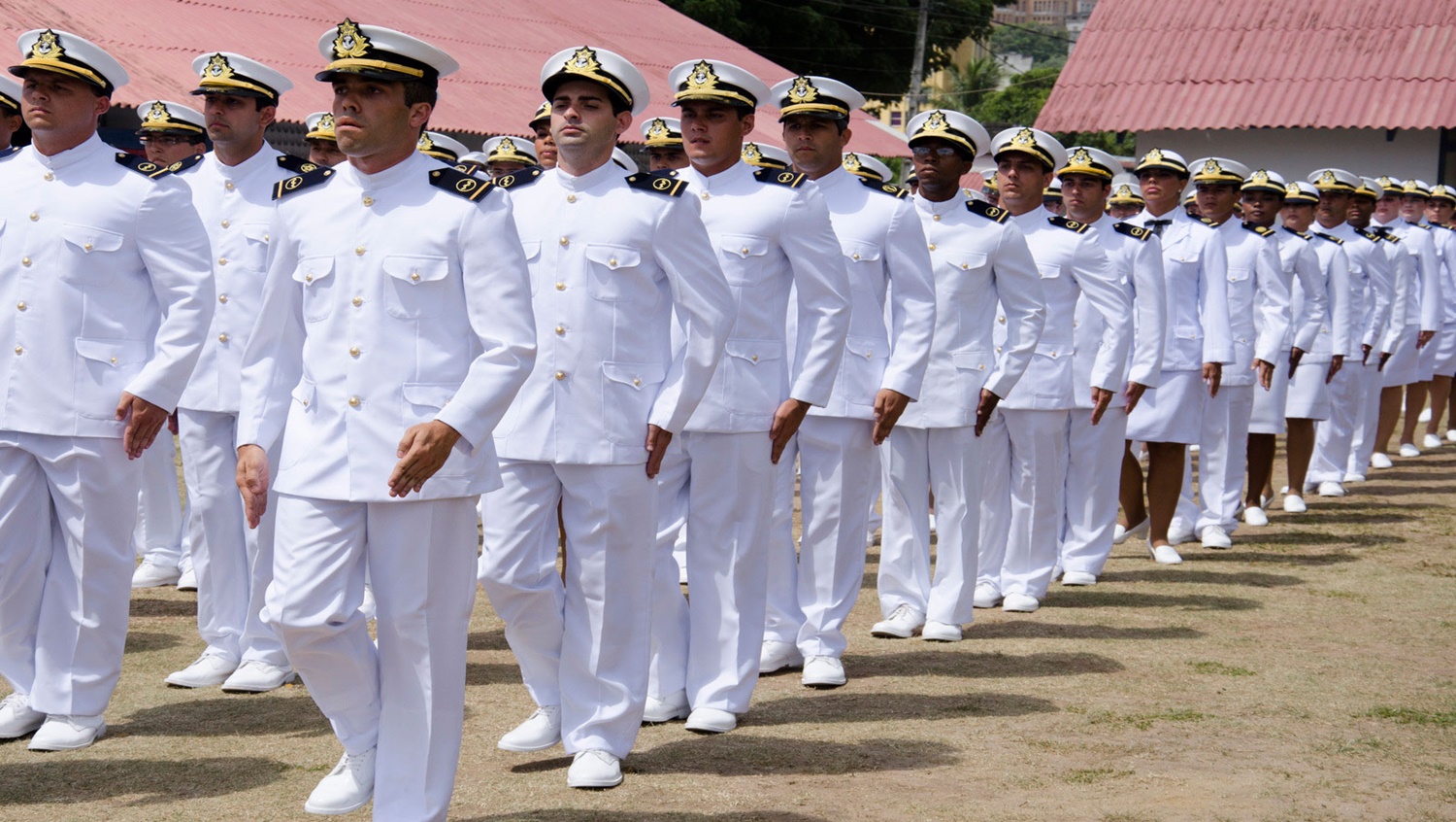 NÍVEL MÉDIO: Concurso da Marinha para fuzileiro naval oferece 960 vagas