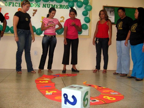 Acadêmicos de Pedagogia da FARO se preparam para atividade em aldeia indígena