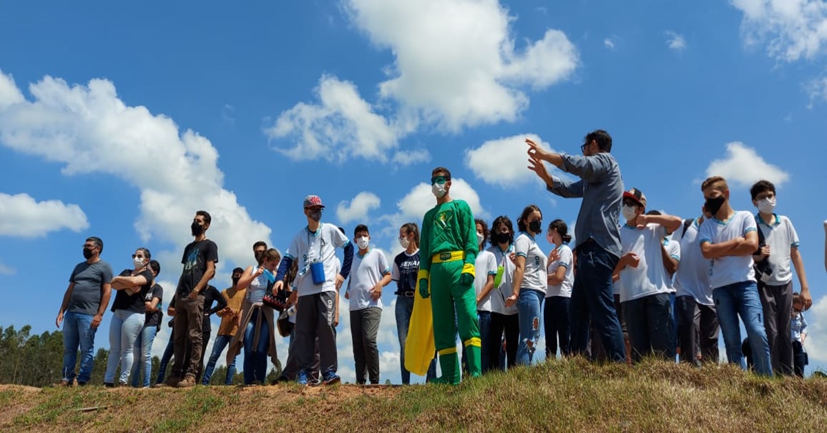 MEIO AMBIENTE: MFM e SEMMA recepcionam estudantes em visita ao aterro sanitário de Cacoal